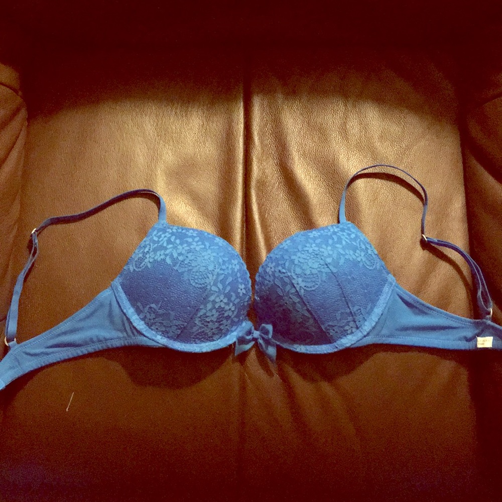 NWOT Gilly Hicks Lace Push Up Bra